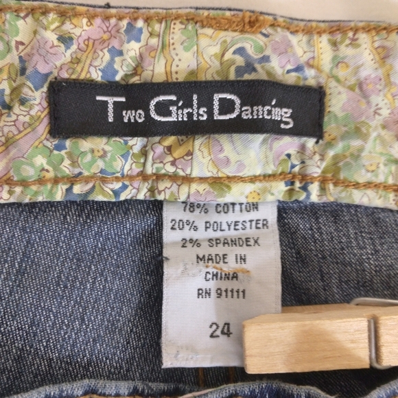 Embroidered Jeans Size 24 By Two Girls Dancing sequins beads floral CUTE! - Picture 3 of 9
